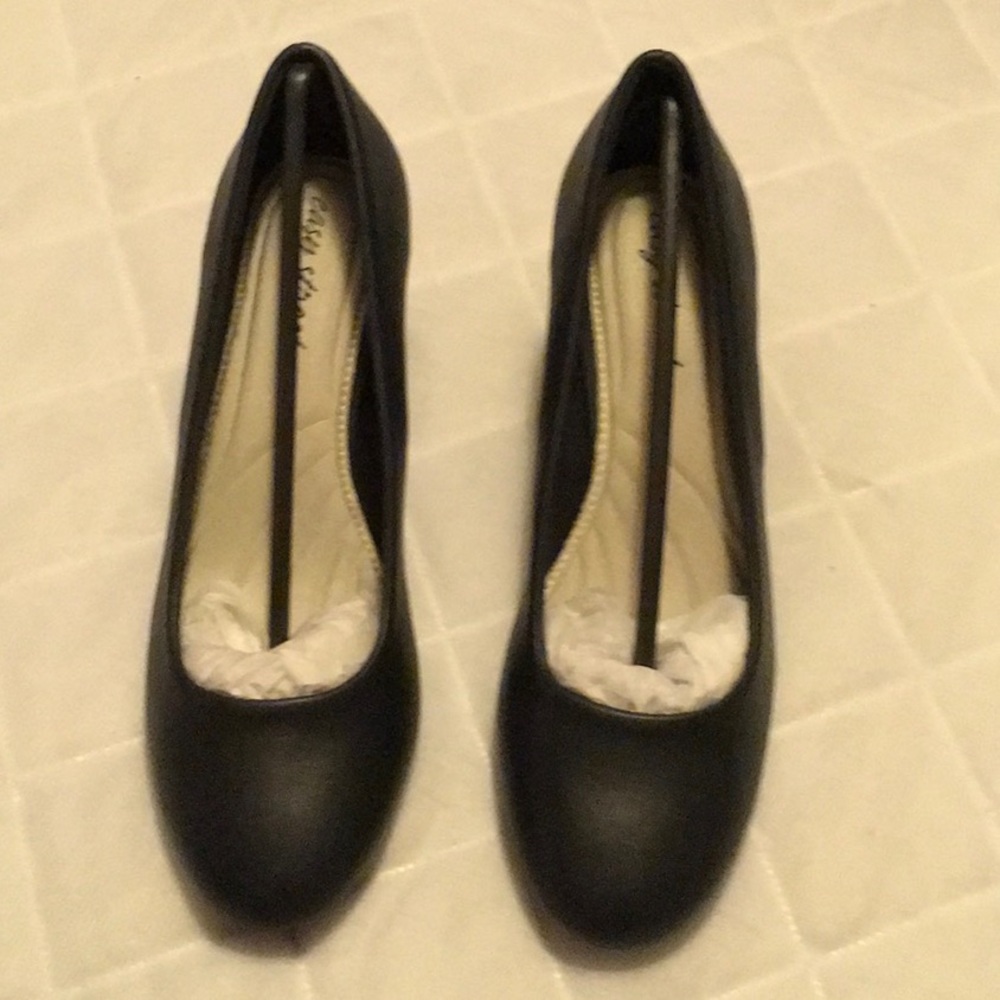 Easy Street Women’s Proper Pump, Size 7 1/2